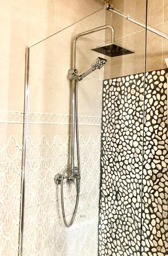 Apartamentos Puerta Real Sevilla Eksteriør billede